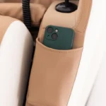 Masážne elektrické kreslo RelaxPro 3D v bielo-hnedej farbe pre relax počas infúznej terapie