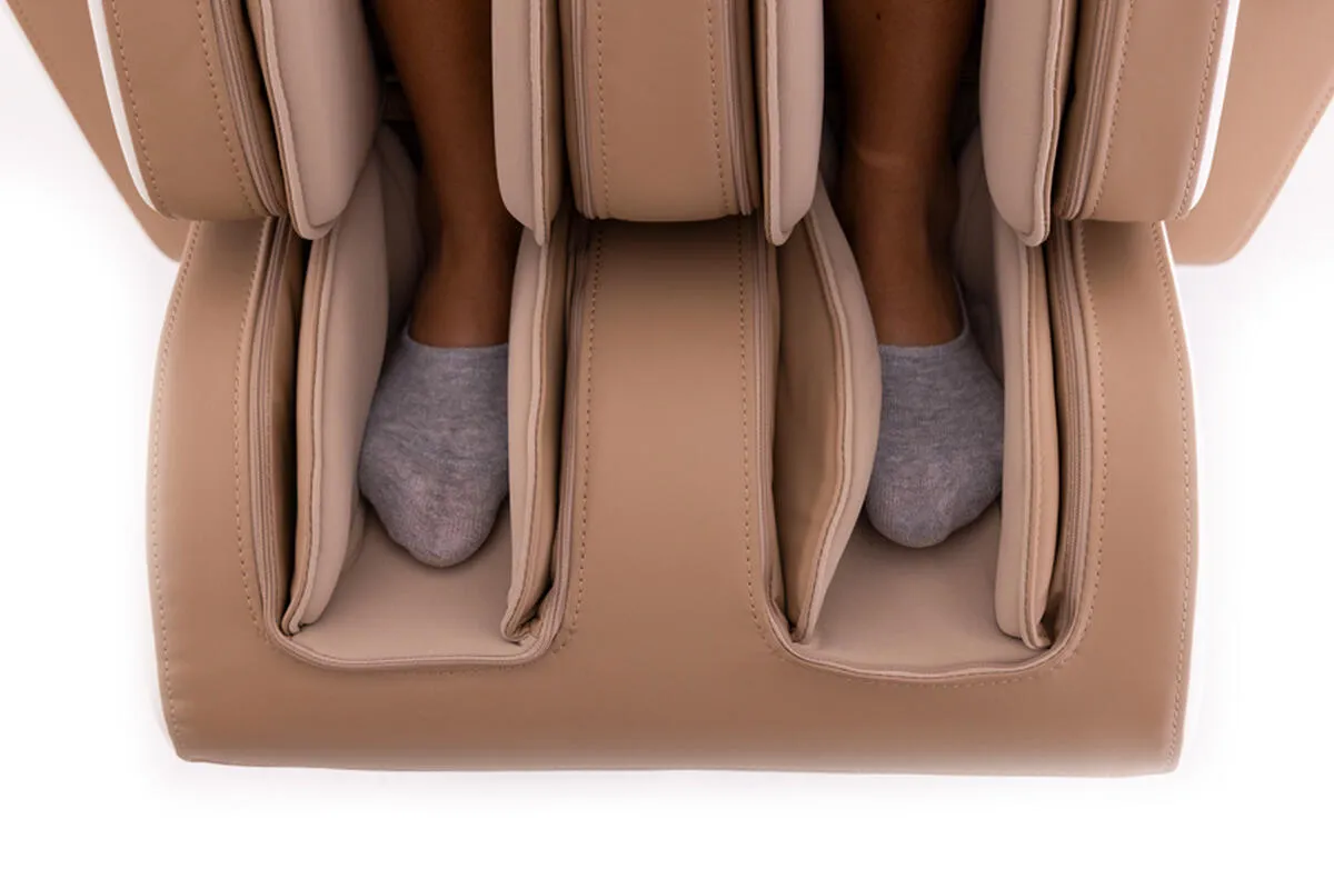 Moderné masážne elektrické kreslo RelaxPro 3D v bielo-hnedom prevedení poskytuje maximálny komfort, hlbokú relaxáciu a účinnú regeneráciu počas infúznej terapie v IV HEALL CLINIC. Ergonomický dizajn a 3D masážny systém podporujú uvoľnenie svalov a celkovú pohodu.